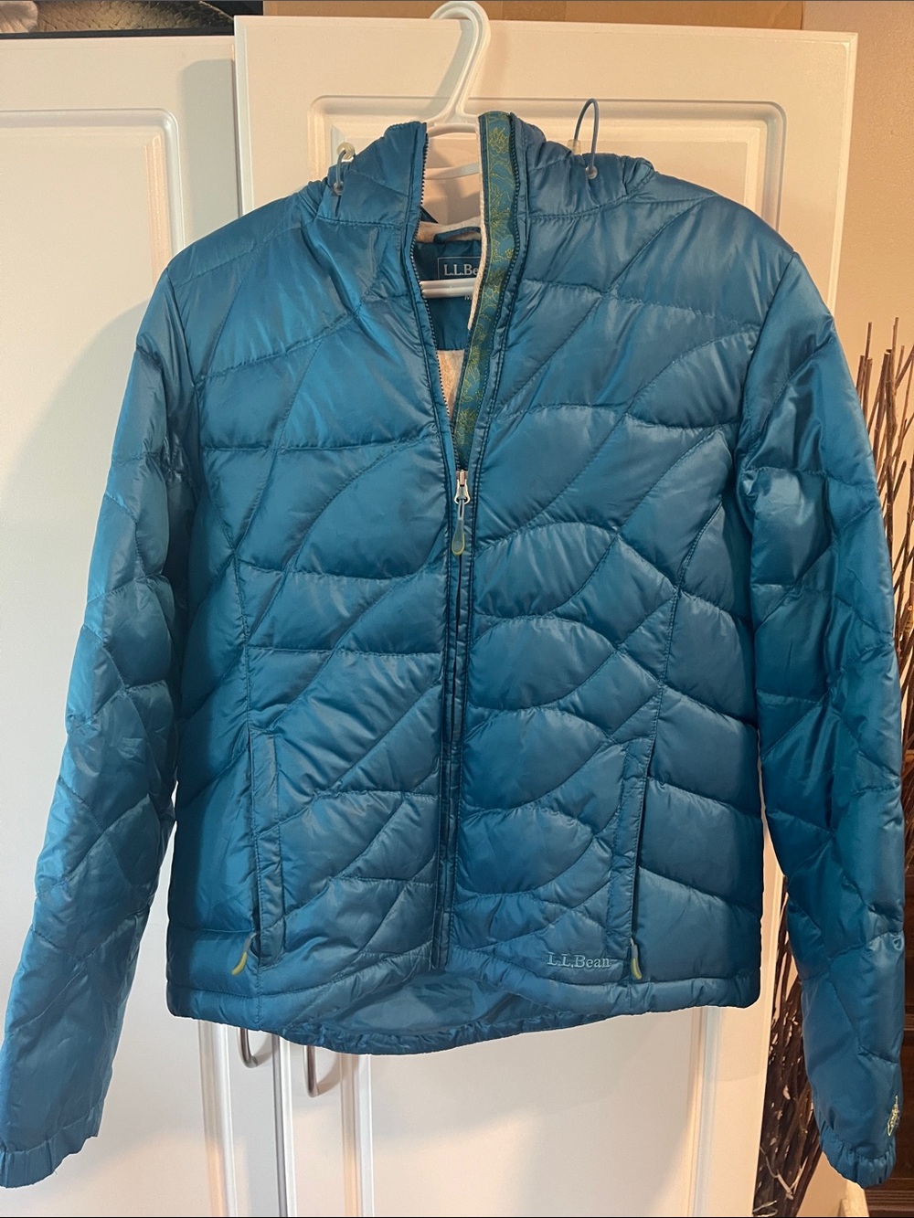 L.L. Bean Woman’s Teal Quilted Puffer Jacket with Hood